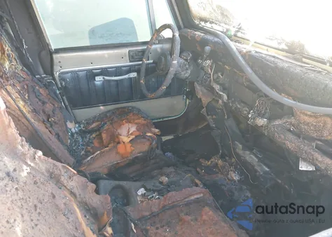 1988 Jeep Wrangler Sport из США, поврежденный, VIN 2BCCZ81K2JB526732